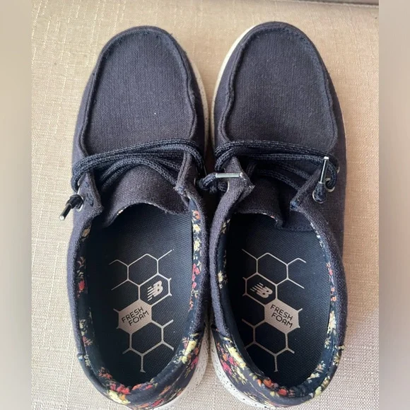 Size 7 Bobs Skipper Laurel Oak floral navy slip on memory foam shoes - Picture 4 of 9